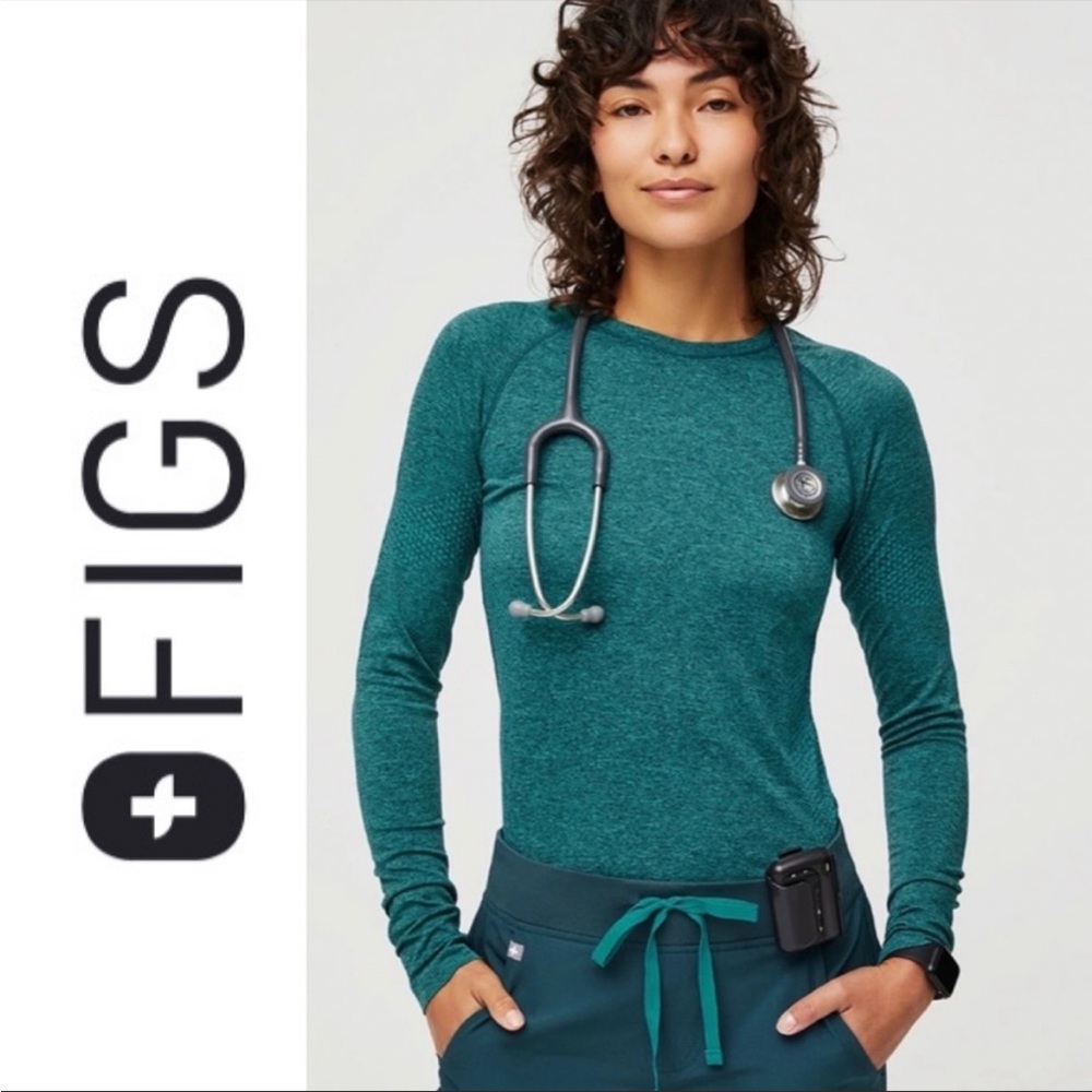 FIGS | Salta Seamless Shirt Performance Underscrub Long Sleeve Green